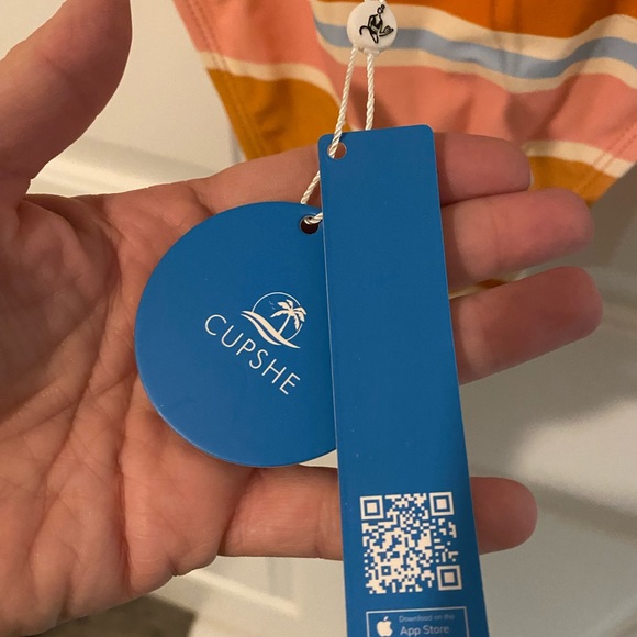 Peakaboo bathing suit - Picture 3 of 6